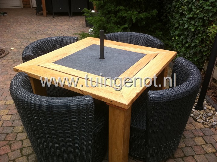 eiken tafel.jpg
